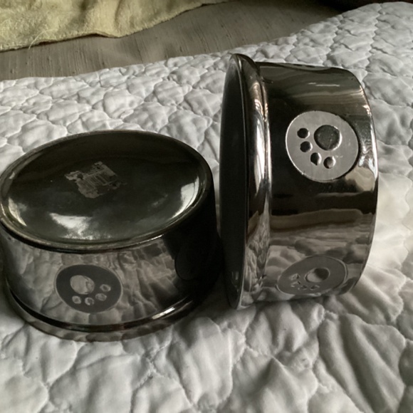 SET OF 2 SILVER CHROME CERAMIC PET BOWLS - Picture 8 of 8
